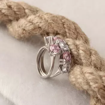 Женское кольцо из серебра 925 пробы с драгоценным камнем