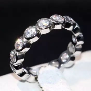 Женское кольцо из серебра 925 пробы, с фианитом