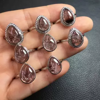 Женское кольцо из серебра 925 пробы с натуральным камнем