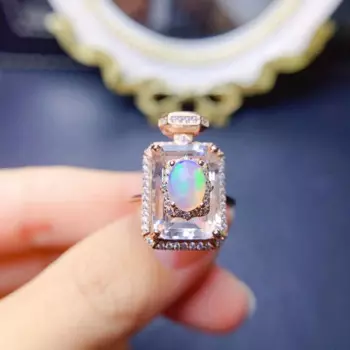 Женское кольцо из серебра 925 пробы с натуральным опалом