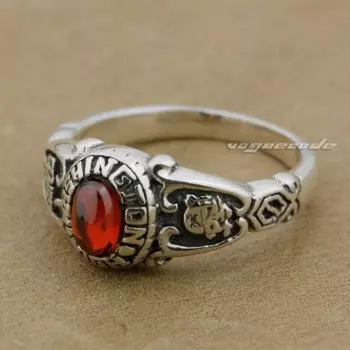 Женское кольцо из серебра 925 пробы с красным фианитом