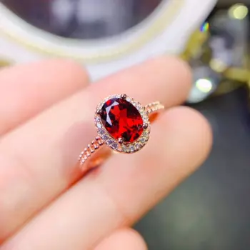 Женское кольцо из серебра 925 пробы с натуральным камнем