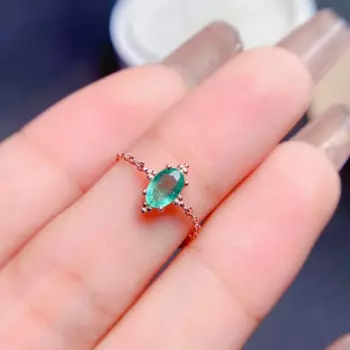 Женское кольцо из серебра 925 пробы с натуральным изумрудом