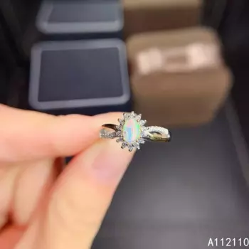 Женское кольцо из серебра 925 пробы с натуральным камнем