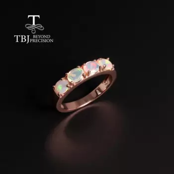 Женское кольцо из серебра 925 пробы с натуральным опалом