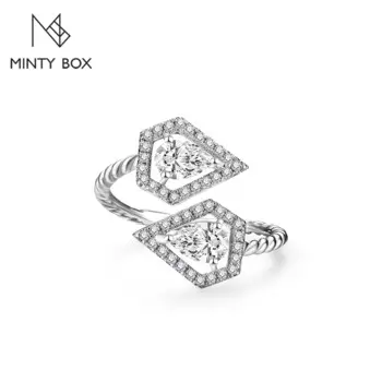 Женское кольцо из серебра пробы с бриллиантами