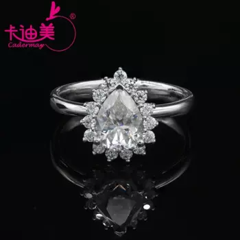 Женское кольцо из серебра пробы с муассанитом 1 карат