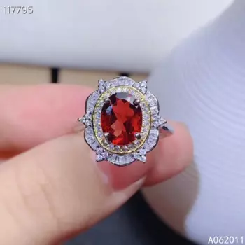 Женское кольцо с натуральным гранатом, из серебра 925 пробы