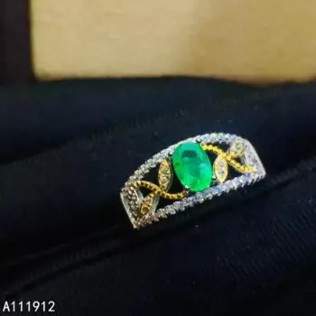 Женское кольцо с натуральным изумрудом, из серебра 925 пробы