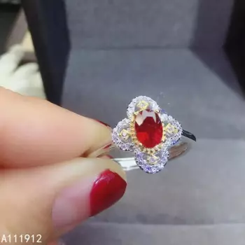 Женское кольцо с натуральным Рубином, из серебра 925 пробы