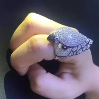 Женское кольцо с орлом из серебра 925 пробы с фианитом