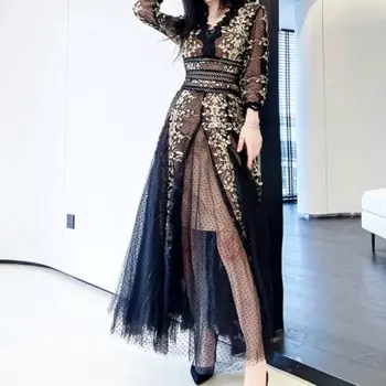 Женское кружевное платье-макси с V-образным вырезом