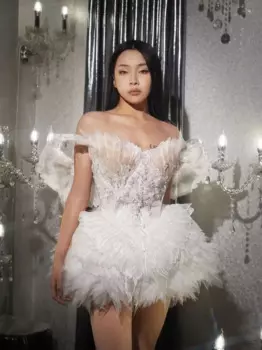 Женское кружевное платье-пачка с открытой спиной