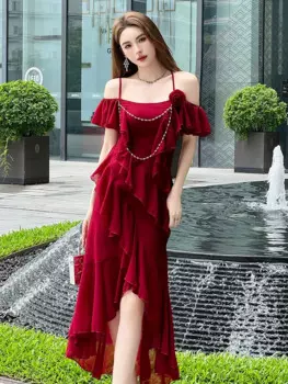 Женское летнее платье-миди с оборками и цепочкой