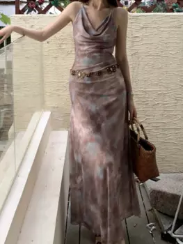 Женское летнее платье на тонких бретельках