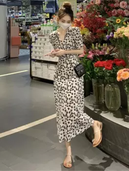 Женское летнее платье с V-образным вырезом