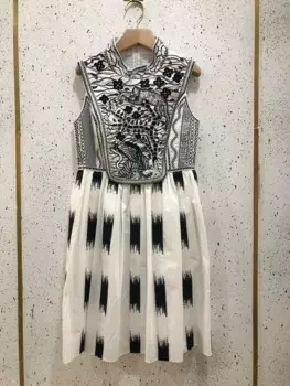 Женское мини-платье с круглым вырезом, без рукавов