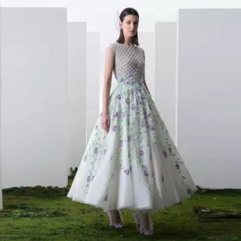 Женское многослойное платье-макси с объемным цветочным рисунком