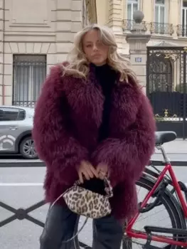 Женское модное винно-красное пушистое теплое пальто из искусственного меха Новинка 2024 утепленная пушистая плюшевая свободная трендовая куртка зимняя шикарная женская верхняя одежда