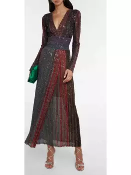 Женское облегающее платье-макси с V-образным вырезом