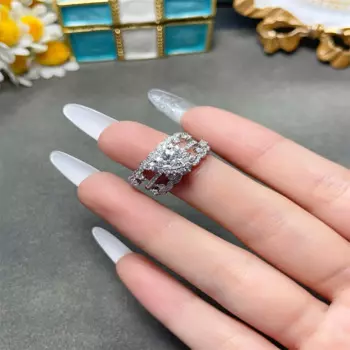 Женское Обручальное кольцо из серебра 925 пробы с муассанитом