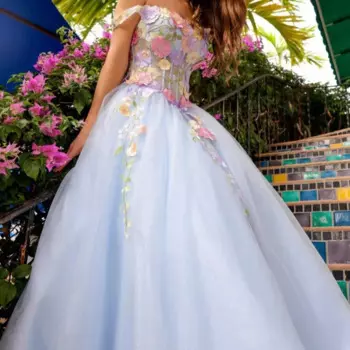 Женское платье без бретелек и с открытой спиной