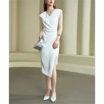 Женское платье без рукавов с V-образным вырезом