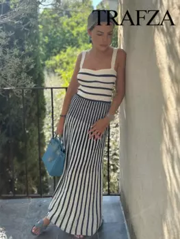 Женское платье без рукавов, в черно-белую полоску