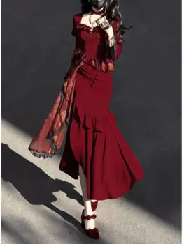 Женское платье-годе во французском стиле