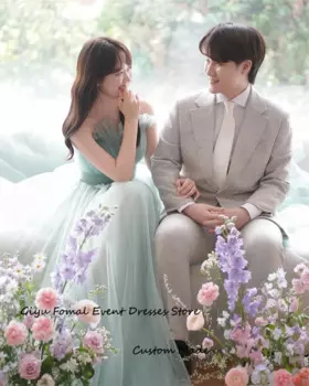 Женское платье из фатина, без бретелек, в пол