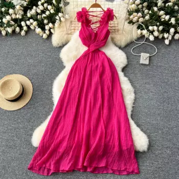 Женское платье-макси с рюшами и V-образным вырезом