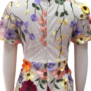 Женское платье-миди с вышивкой, с круглым вырезом