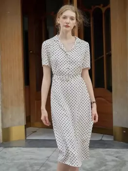 Женское платье-рубашка с V-образным вырезом