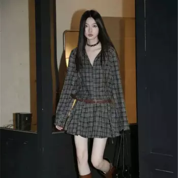 Женское платье-рубашка в клетку, с низкой талией