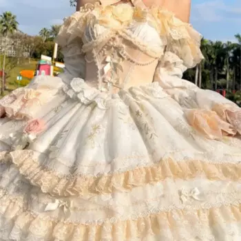 Женское платье с цветочным принтом