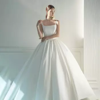 Женское платье с квадратным вырезом, без рукавов