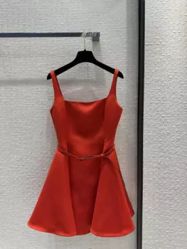 Женское платье с лямкой на шее, весна-лето 2024