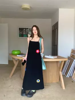 Женское платье с лямкой на шее, без рукавов