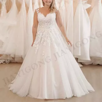 Женское платье с открытой спиной и V-образным вырезом