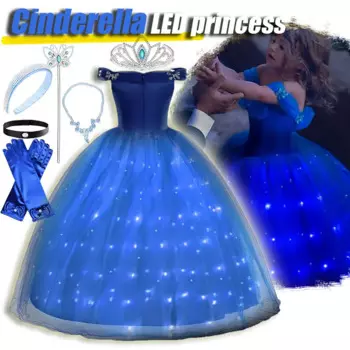 Женское платье с открытыми плечами и Золушкой