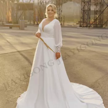 Женское платье с пышными рукавами и V-образным вырезом