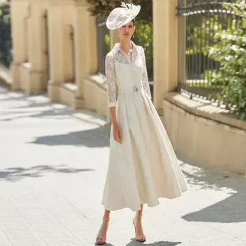 Женское платье с V-образным вырезом и рукавом 3/4