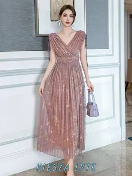 Женское платье с V-образным вырезом, со складками