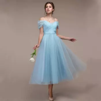 Женское платье средней длины, с V-образным вырезом