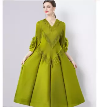 Женское платье в складку, с цветочной бахромой