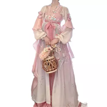 Женское платье в старинном стиле