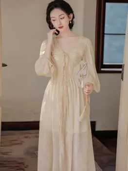 Женское платье в стиле ретро с V-образным вырезом