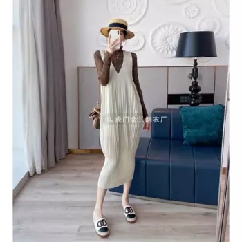 Женское плиссированное платье-майка с V-образным вырезом