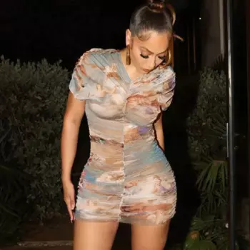 Женское плиссированное платье с круглым вырезом и коротким рукавом