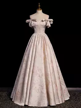 Женское розовое платье на день рождения